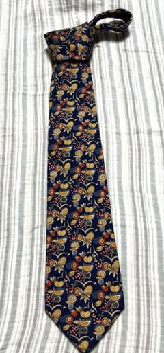 Salvatore Ferragamo フルーツ柄 ネクタイ - メルカリ