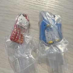 サンリオ　レトロミニチュアチャーム　ガチャガチャ　ハローキティ　タキシードサムのサムネイル