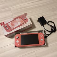 Nintendo Switch Lite 本体 コーラル ピンクのサムネイル