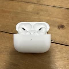 Apple AirPods Pro 第二世代ホワイト 充電ケース付きのサムネイル
