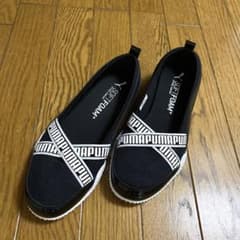 PUMA　ベラ　24.0cmパンプス　バレエシューズ　ブラックのサムネイル