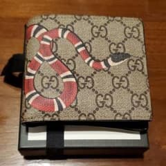 定価57,200円 GUCCI 財布のサムネイル