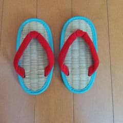 キッズ用 草履 畳風 赤鼻緒 水色縁のサムネイル