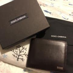 二つ折り財布のサムネイル