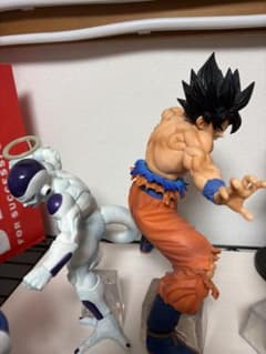 ドラゴンボール 孫悟空 フリーザ フィギュアセットのサムネイル