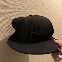 引越しのため断捨離！NYキャップnew era メンズ　黒のサムネイル
