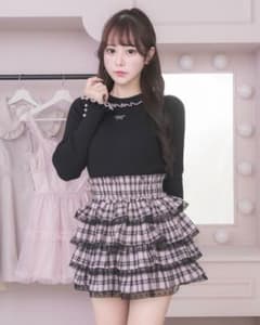 pium フリルハイネックニットトップス ブラックのサムネイル