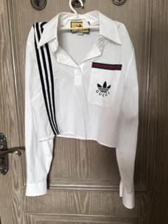 GUCCI × adidas コラボ クロップドシャツ ホワイト - メルカリ
