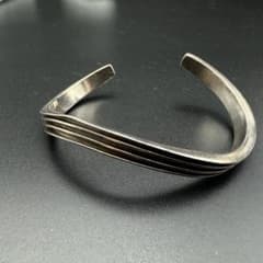 専用Navajo FRANCIS JONES ツイストバングル 専用Navajo FRANCIS JONES ツイストバングル - メルカリ