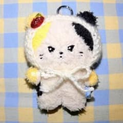 zeroni ゼロニ ぬい服　ミニ苺のバブーシュカ　リニニのサムネイル