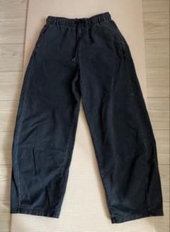 GU ジーユー デニムスウェットバレルレッグパンツ ダークグレー Mのサムネイル