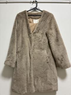 Feroux フェイクファーコート ベージュのサムネイル