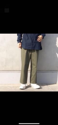 カーキ ワイドパンツのサムネイル