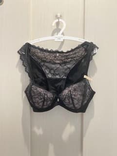 B65 キュッと脇寄せブラ＆ショーツ　未使用！のサムネイル