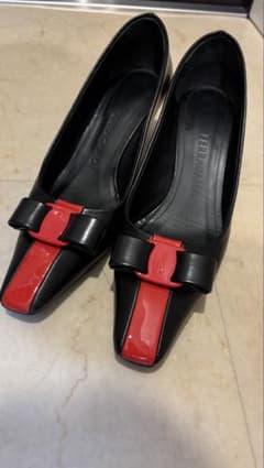 Salvatore Ferragamo パンプスのサムネイル
