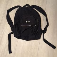 NIKE ミニリュックサック ブラック　ベビーのサムネイル