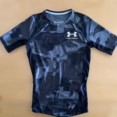 お値下げしました♪アンダーアーマーインナーTシャツS Mのサムネイル