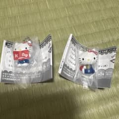 くまのがっこう×ハローキティ めじるしアクセサリー　2個セットのサムネイル