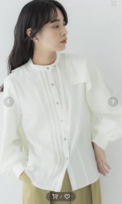 unitedtokyo タックコンビアシメフレアブラウス オフホワイトのサムネイル