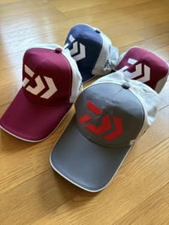 Daiwa キャップ ４個まとめて！のサムネイル