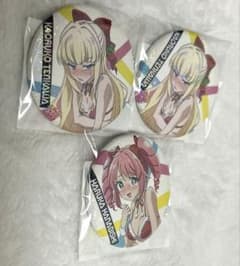 魔法少女にあこがれて　アジアマゼンタ/マジアサルファ　サンタ水着　缶バッジ　くじのサムネイル