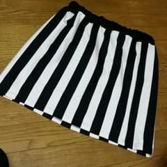 大きいサイズ☆4L☆タグ無し新品未使用☆ストライプスカートのサムネイル