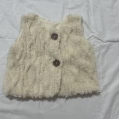 西松屋 ボアベスト 90サイズのサムネイル