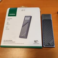 UGREEN SATA NVMe SSD ハードケースのサムネイル
