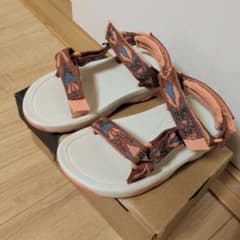 Teva　サンダル　15cmのサムネイル
