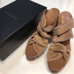GUCCI サンダル　ハイヒール　ベージュのサムネイル