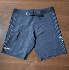 DeHut ダークグレー 水着のサムネイル