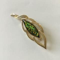 葉型ブローチ