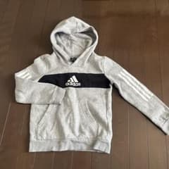 adidas グレー フード付きトレーナー 130のサムネイル