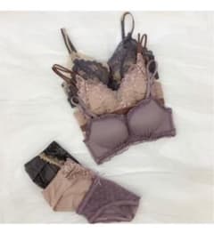 新品　Felituru(フェリチュール) 上下セットのサムネイル
