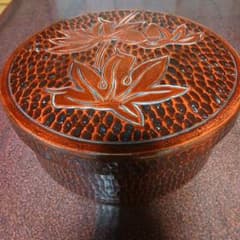 昭和レトロ　ヴィンテージ　木製　鎌倉彫　無垢材　お盆付きおひつ 昭和レトロ 鎌倉彫 茶櫃 木製漆器 煎茶道具 茶びつ 大型 - メルカリ