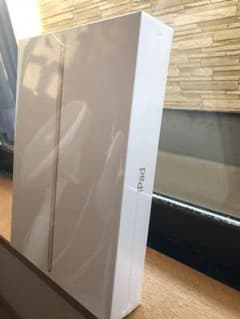 まんまん堂様専用iPad32wifi2017年春夏モデルのサムネイル
