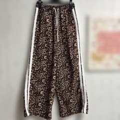 【完売品】SHEIN ヒョウ柄パンツのサムネイル