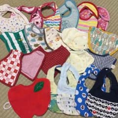 スタイ 21枚セット よだれかけ 中古 ハンドメイドありのサムネイル