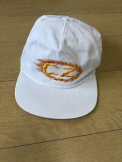 THE CLASSICS YUPOONG キャップ ホワイト CZ刺繍のサムネイル