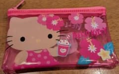 み*ち様 サンリオ フラットポーチ 日焼け サマーバケーション ダイソー キティのサムネイル