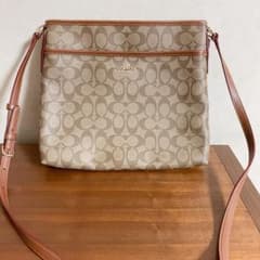 新品　COACH コーチ ショルダーバッグのサムネイル