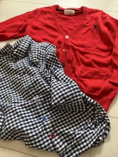 赤いカーディガンとチェックシャツセットのサムネイル
