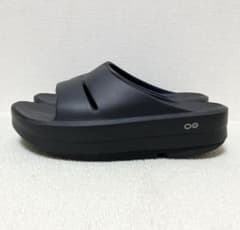 OOFOS OOmega OOahh BLACKのサムネイル