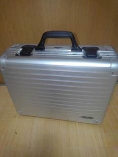 リモア   アタッシュケース    RIMOWAのサムネイル