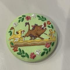 ディズニー 刺繍缶バッジ ライオンキング - メルカリ