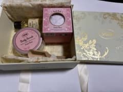 値段交渉可　SABON ボディケアセット Green Roseのサムネイル