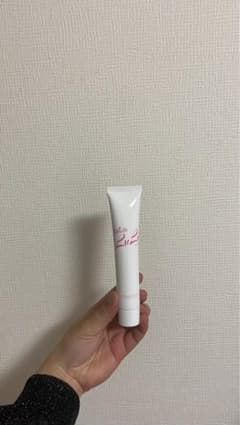 white Lulu ボディ用クリームのサムネイル