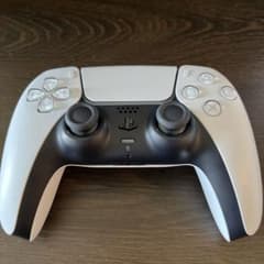 PS5 DualSenseワイヤレスコントローラのサムネイル