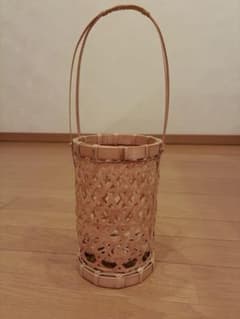 【国産真竹】【新品】竹細工 亀甲編み 手付き花入　花籠のサムネイル