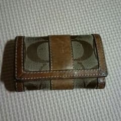 COACHのキーケースのサムネイル